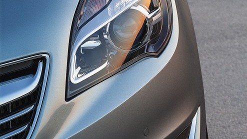 Kleine update voor Opel Meriva voor 2014 met nieuwe motoren, verse grille, andere achterlichten en gebruiksvriendelijke infotainment.